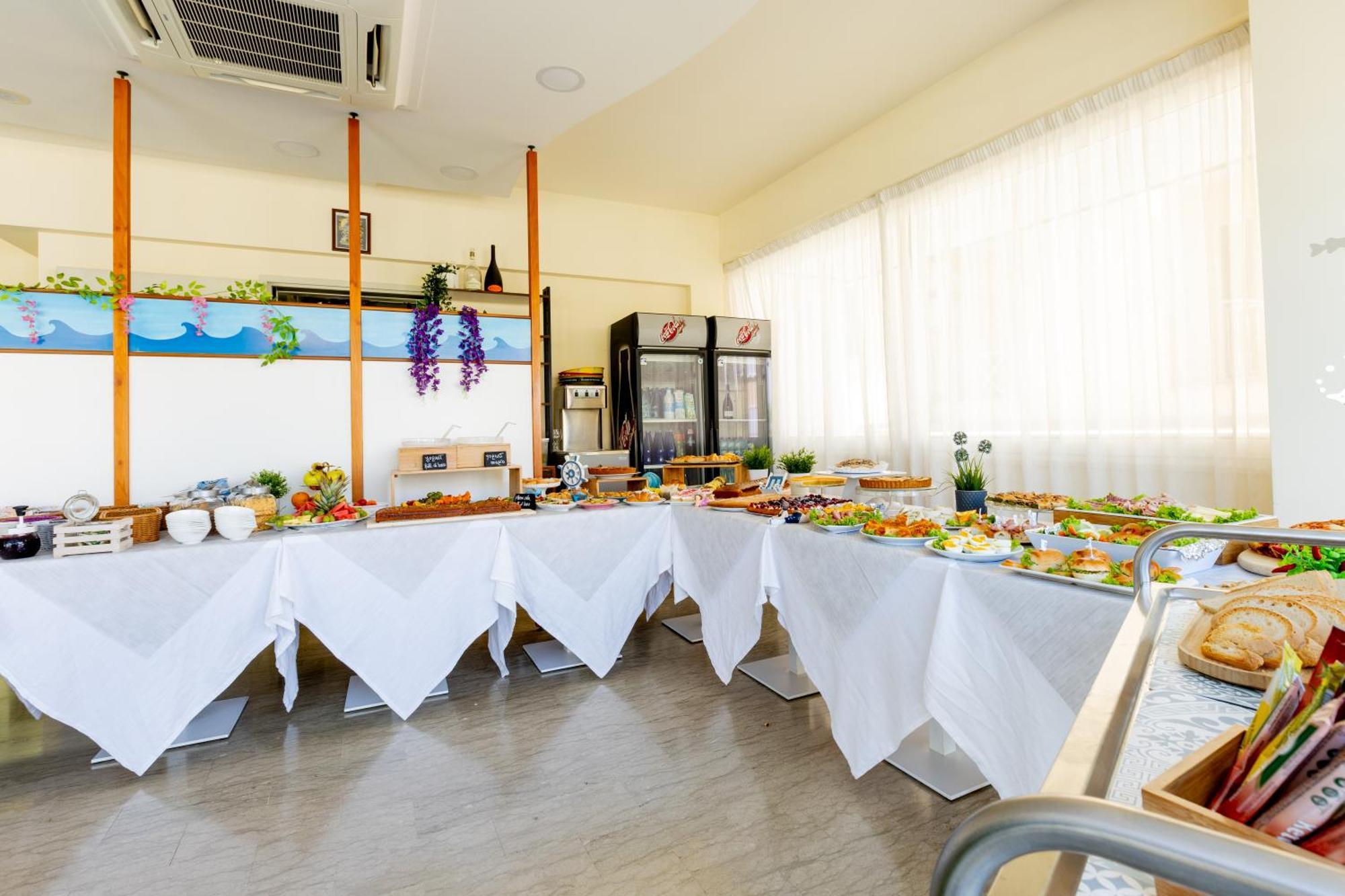 Hotel Kim Ріміні Екстер'єр фото