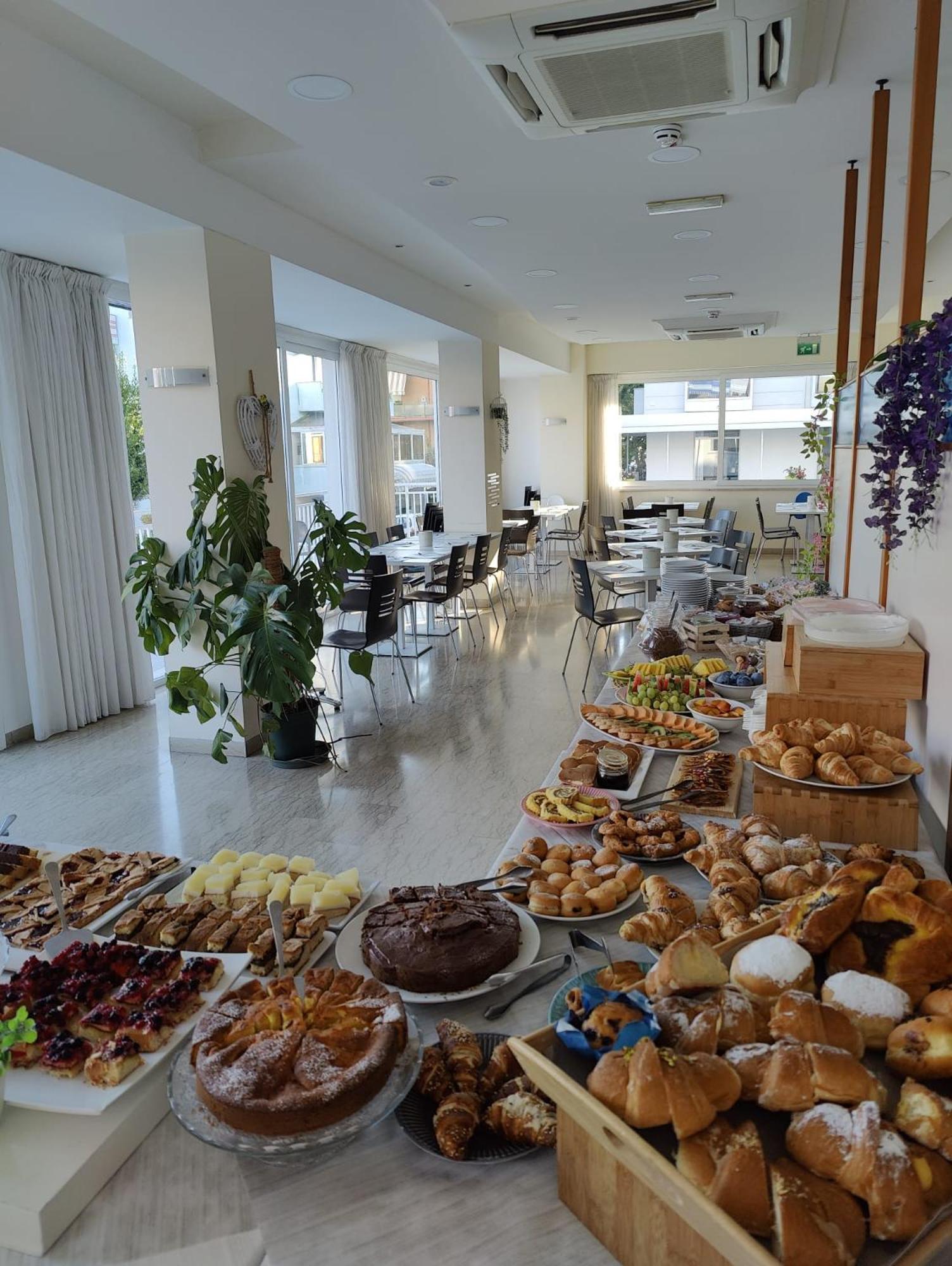 Hotel Kim Ріміні Екстер'єр фото