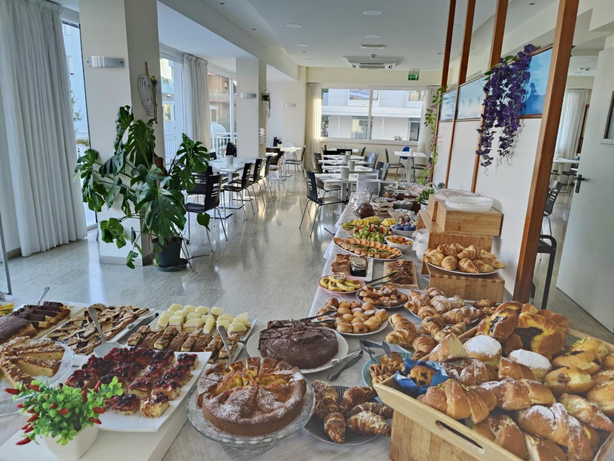Hotel Kim Ріміні Екстер'єр фото