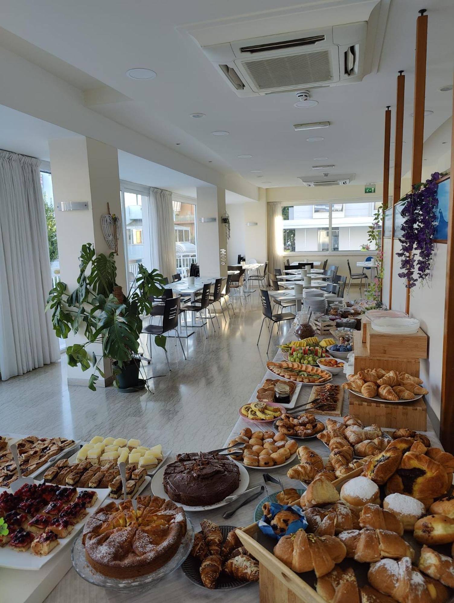 Hotel Kim Ріміні Екстер'єр фото