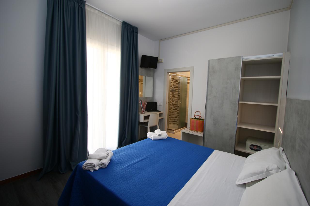 Hotel Kim Ріміні Екстер'єр фото