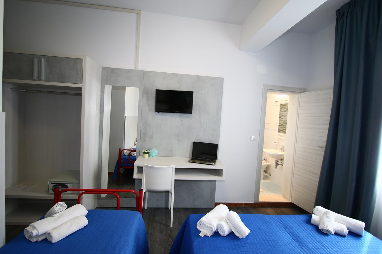 Hotel Kim Ріміні Екстер'єр фото